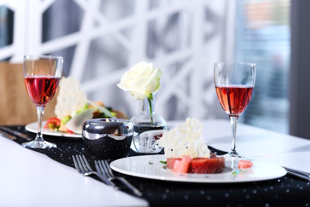 Hotel Porto Radomsko Ngoại thất bức ảnh
