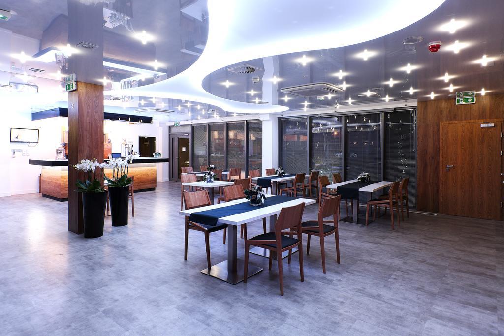 Hotel Porto Radomsko Ngoại thất bức ảnh